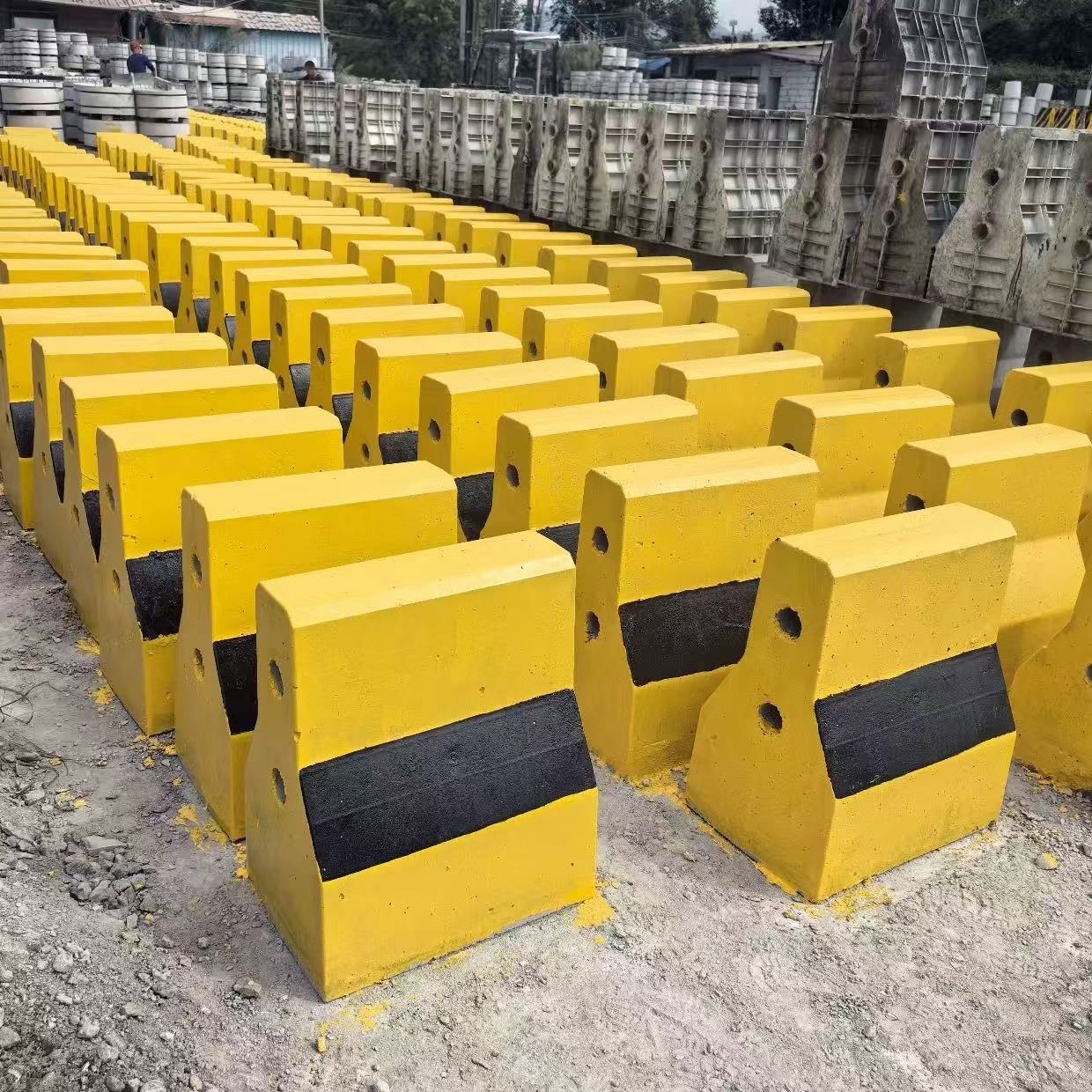 ��������������ˮ��ջ�����ײ�վ�ʾ�ս�ͨ·�����������������ˮ���